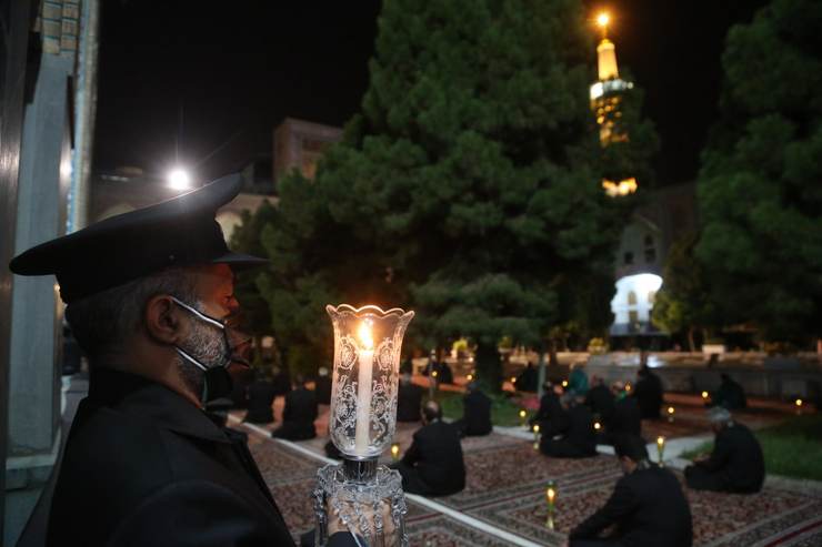مراسم شام غریبان حسینی در حرم مطهر رضوی + فیلم و عکس