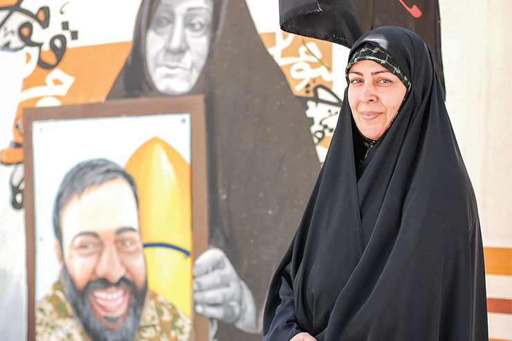 گفتگو با خواهر شهید «حسین محرابی» درباره فعالیت‌های جهادی گسترده‌ای که انجام می دهد