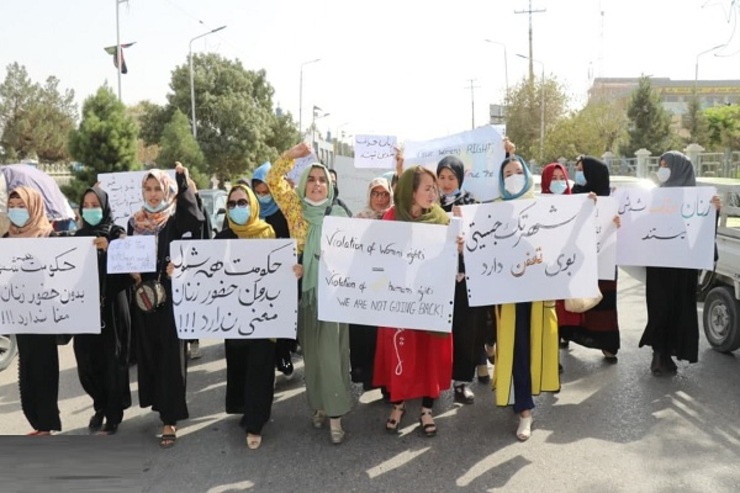 پس از کابل و هرات زنان مزارشریف به خیابان‌ها رفتند | حکومت همه‌شمول بدون حضور زنان، بی‌معنی است