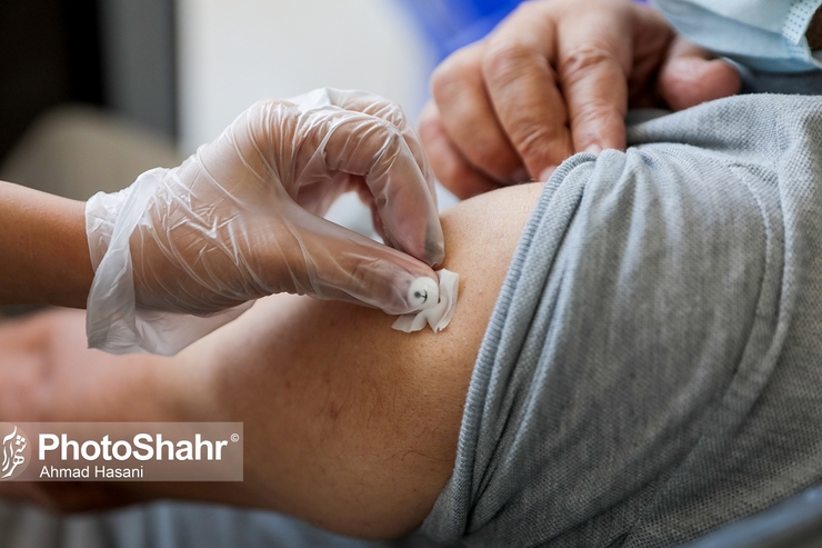 واکسیناسیون کرونایی ۲۵۰۰ اتوبوسران و مینی‌بوسران در مشهد