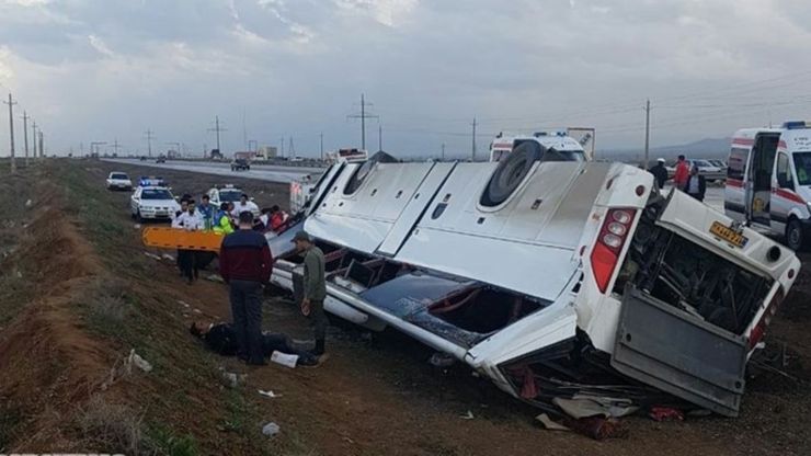 تصادف مرگبار اتوبوس با کامیون در محور بشرویه_ طبس + فیلم