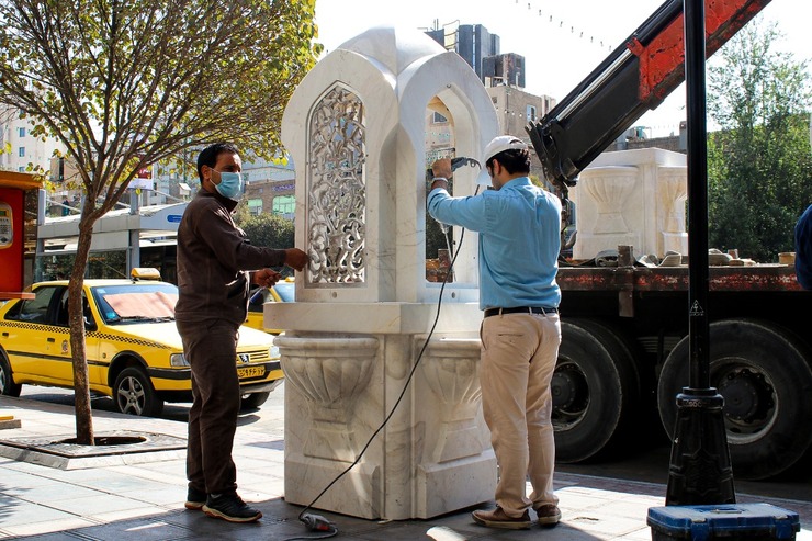 نصب آبخوری سنگی طرح ایرانی-اسلامی در ۴۵ نقطه پرتردد مشهد