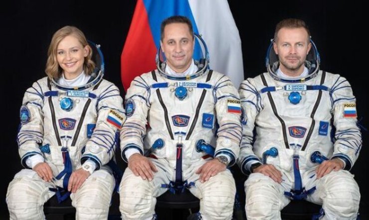 بازیگر روس به فضا سفر کرد