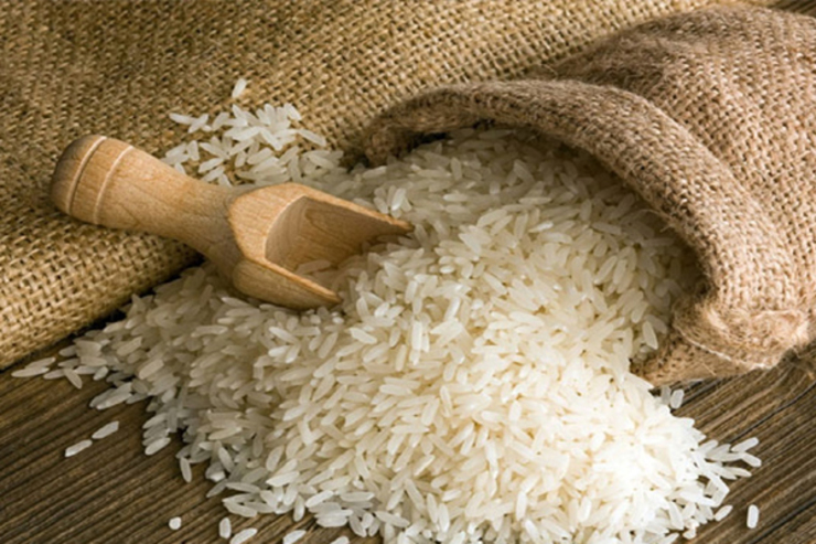 خوردن برنج خام ضرر دارد؟