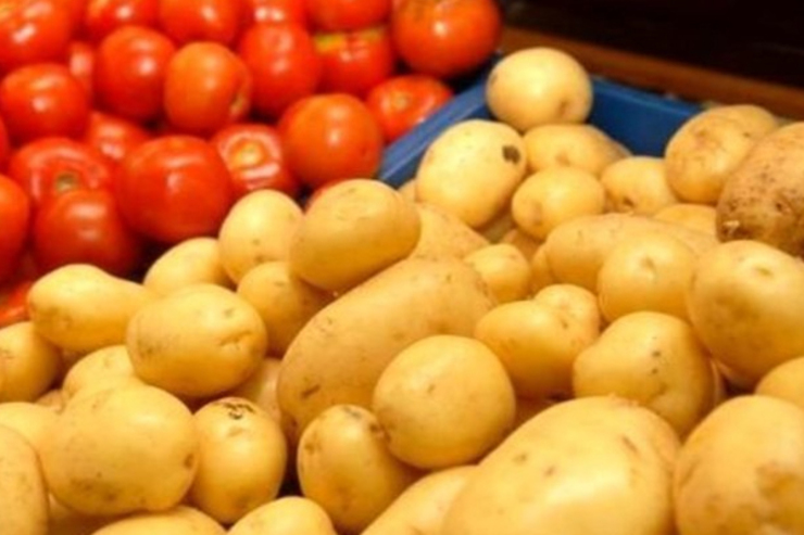 سیب‌زمینی به ۷ هزار تومان رسید + قیمت میوه و صیفی جات (۱۸ آبان ۱۴۰۰)