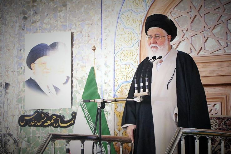 امام جمعه مشهد: مشکلات ما جز با کار جهادی و انقلابی حل نمی‌شود