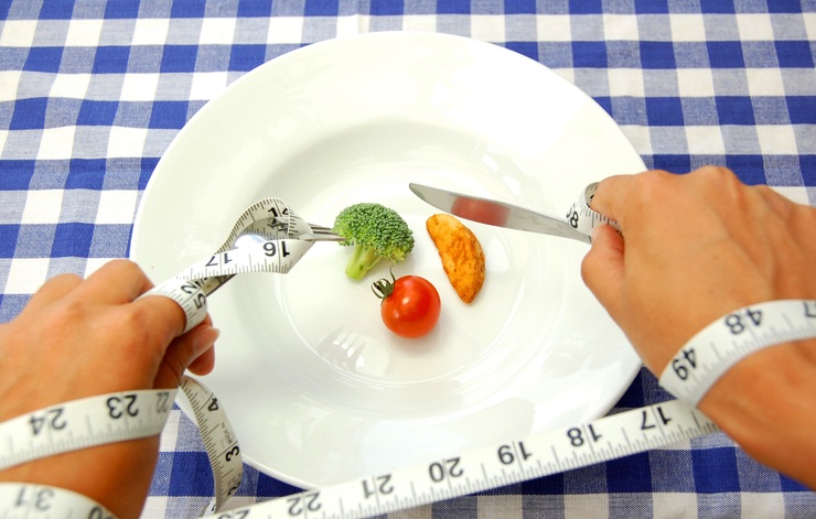 چگونه ۲۰ کیلو وزن کم کنیم؟ + برنامه رژیم لاغری