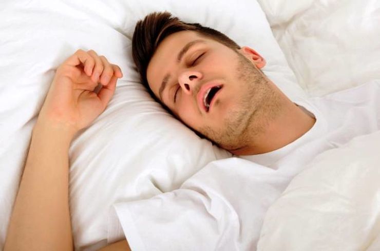 خوابیدن با دهان باز نشانه چیست؟