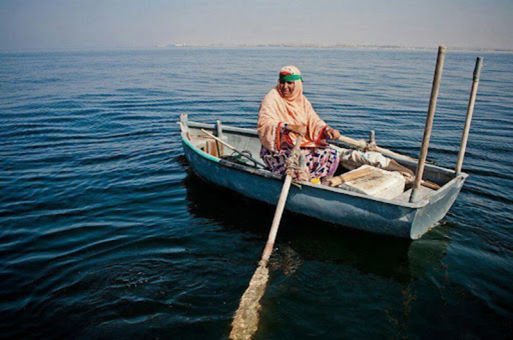 مجوز صید برای زنان ماهیگیر صادر شد + فیلم