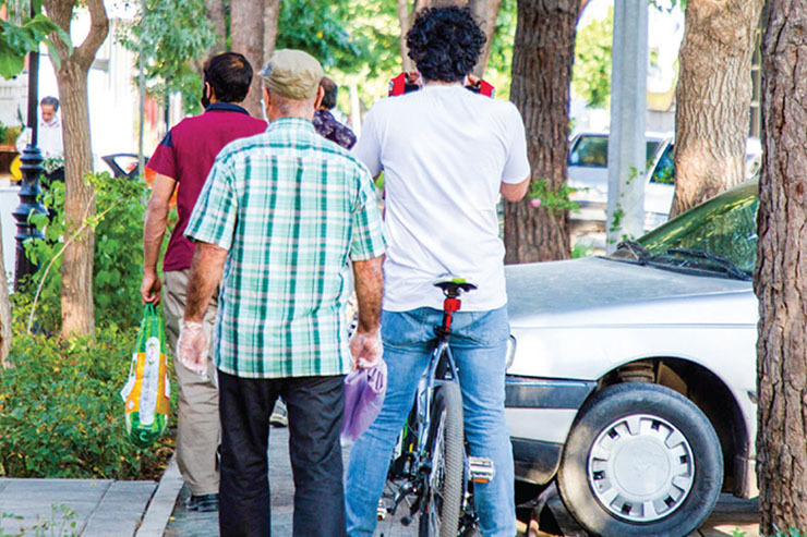 اجرای طرح جریمه خودرو های پارک شده در مسیر دوچرخه و پیادرو در تمام مشهد
