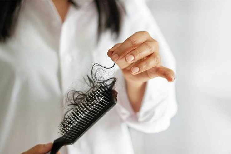 اینفوگرافیک | ریزش مو چه دلایلی دارد؟