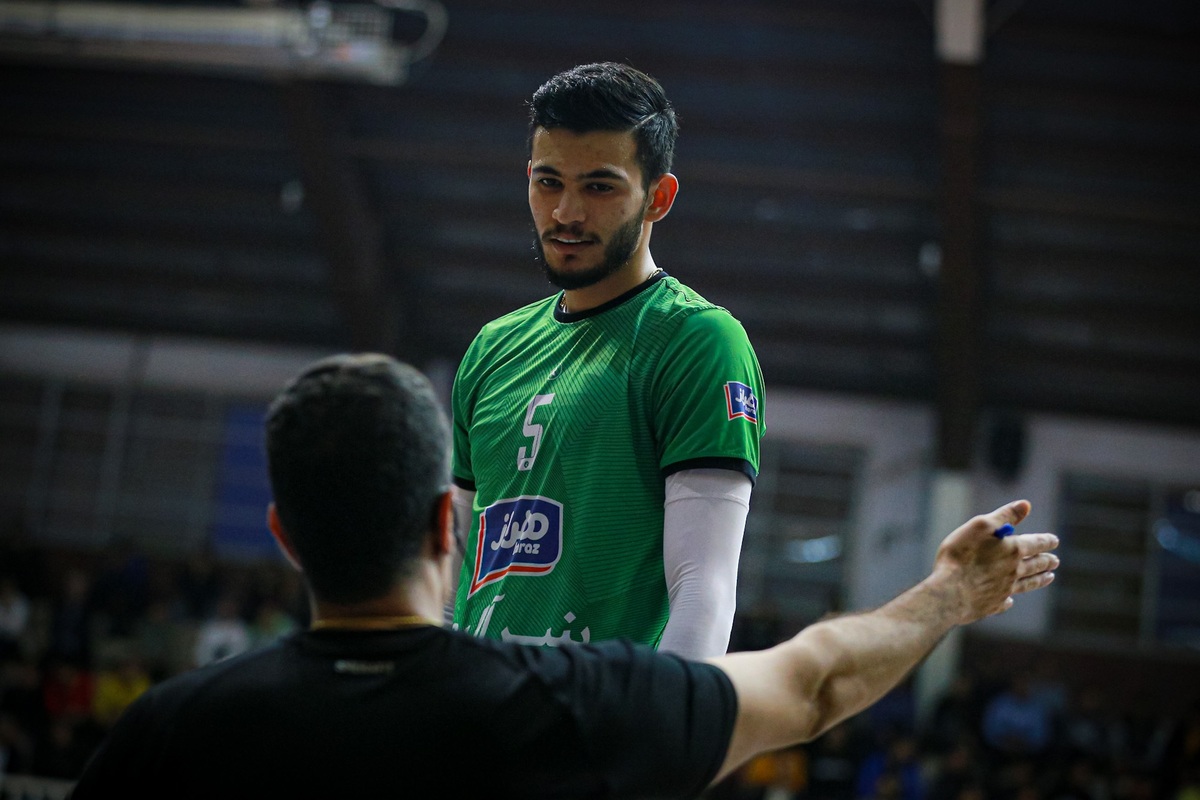 توخته: فدراسیون فکری برای پیشرفت داوران والیبال ایران بکند