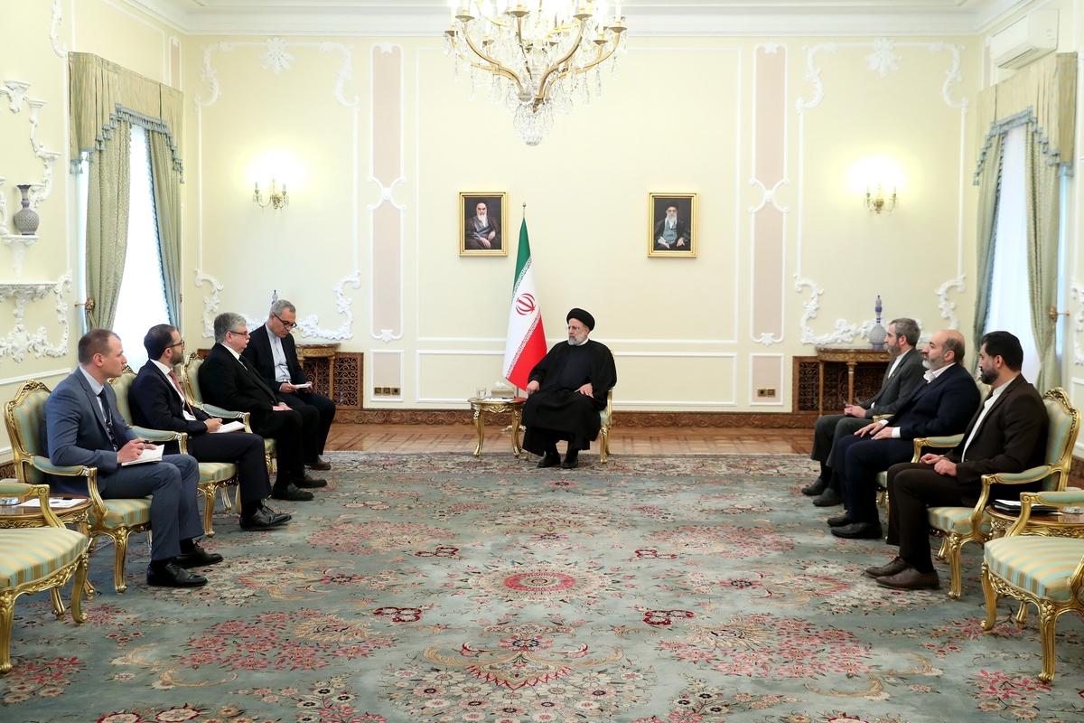 رئیس‌جمهور: روابط تهران و مسکو راهبردی است| سفیر روسیه: همکاری‌های دوجانبه سبب ناامیدی غرب از سیاست تحریم شده است