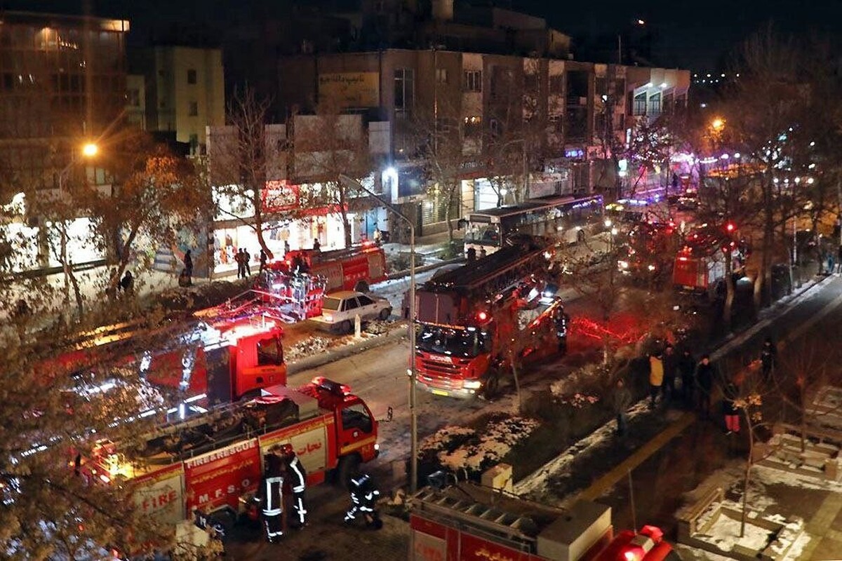 مهار آتش‌سوزی یک هتل در خیابان دانشگاه مشهد