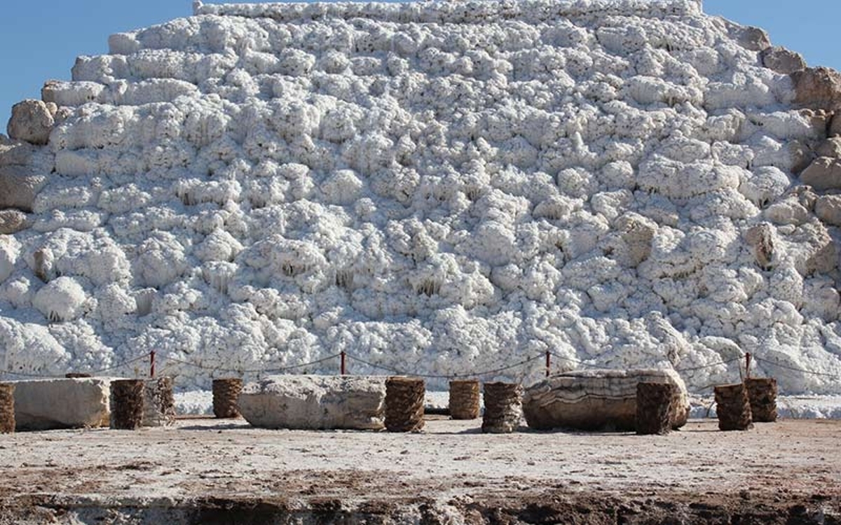 ویدئو| آبشار پتاس تنها آبشار نمکی جهان در خور بیابانک اصفهان