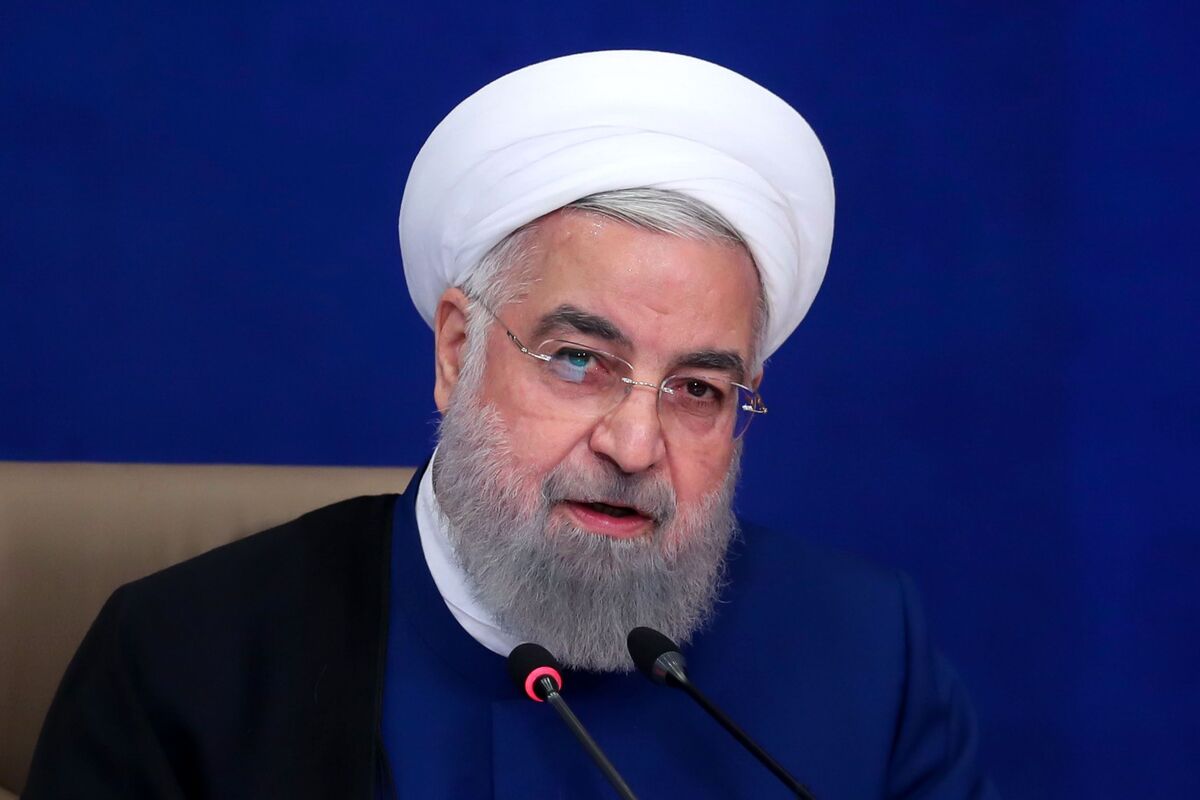 حسن روحانی: انقلاب متعلق به همه مردم است| بقای انقلاب با اتحاد، انسجام و شنیدن صدای مردم تضمین می‌شود