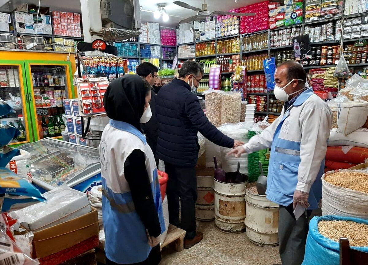 فعالیت ۵۰۰ واحد صنفی منتخب عرضه کالای اساسی در مشهد