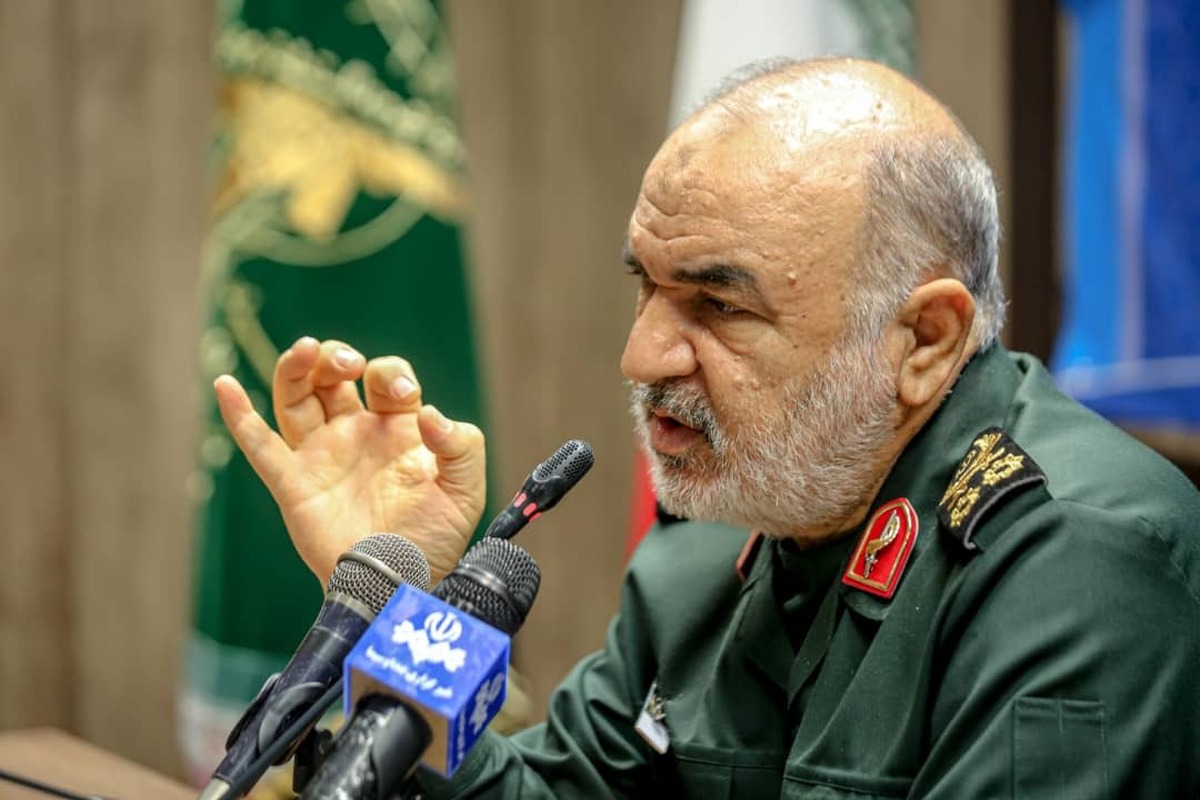 فرمانده کل سپاه: ۱۴۰۱ سالِ ایستادگی مردم ایران بود| هرچه فشار‌ها و دشمنی‌ها بیشتر باشد پاسخ ملت ایران قاطع‌تر خواهد بود