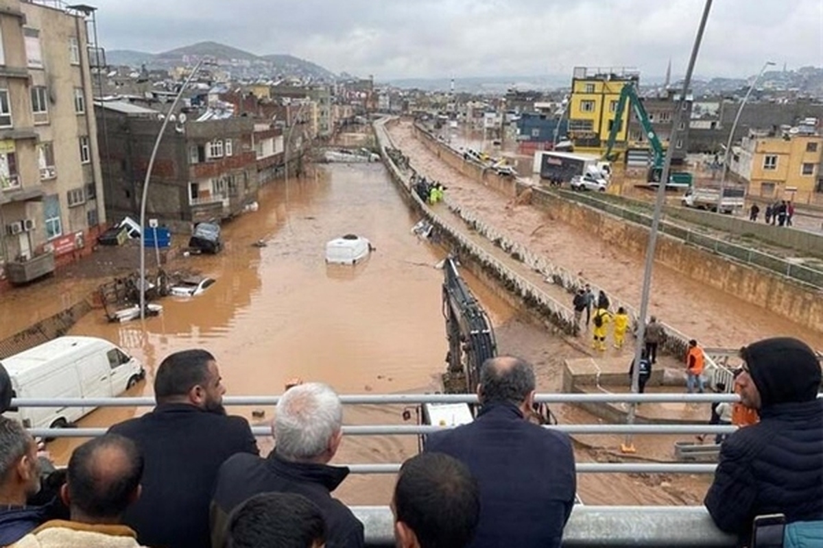 تلفات سیل در مناطق زلزله‌زده ترکیه به ۱۳ نفر رسید + فیلم و عکس