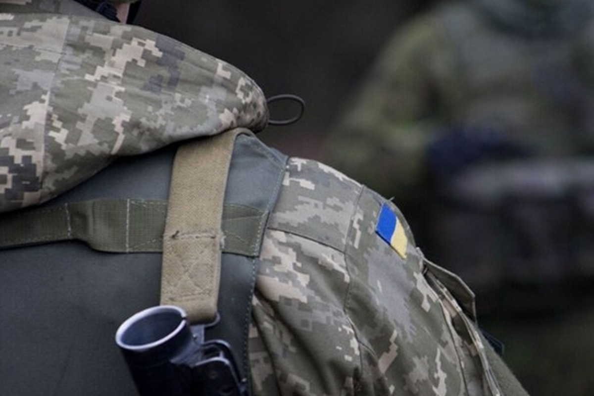 آتش زدن قرآن کریم توسط نظامیان اوکراینی | جایزه برای سَرِ سرباز اوکراینی هتاک به قرآن