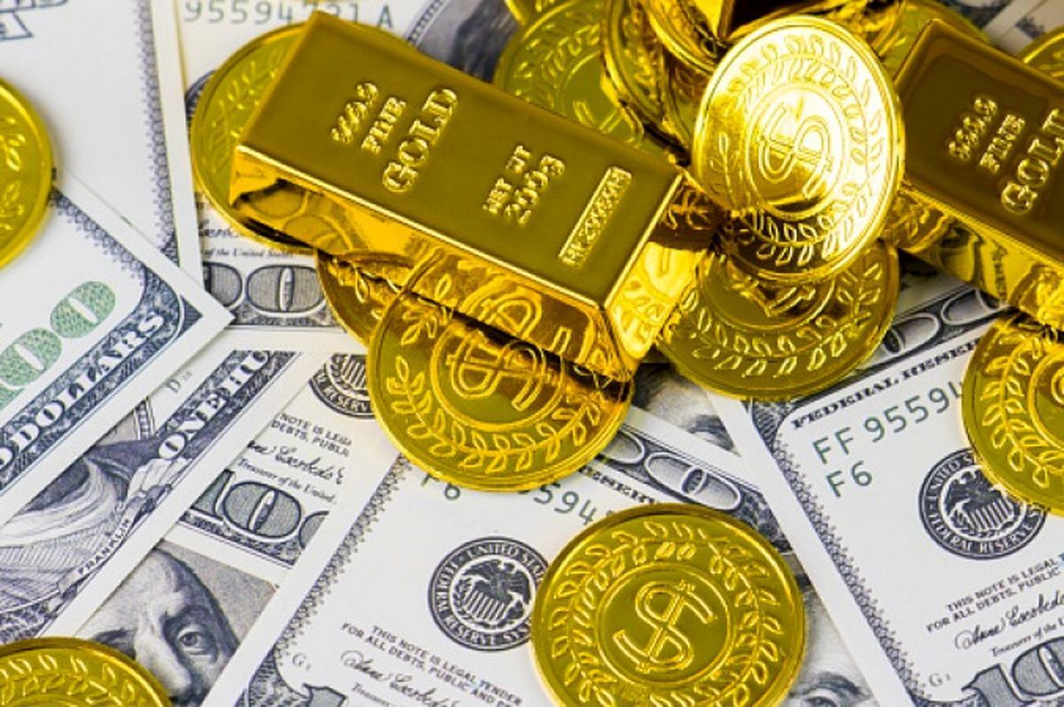 ریزش قیمت ارز و طلا در بازار (۷ اسفند ۱۴۰۱)