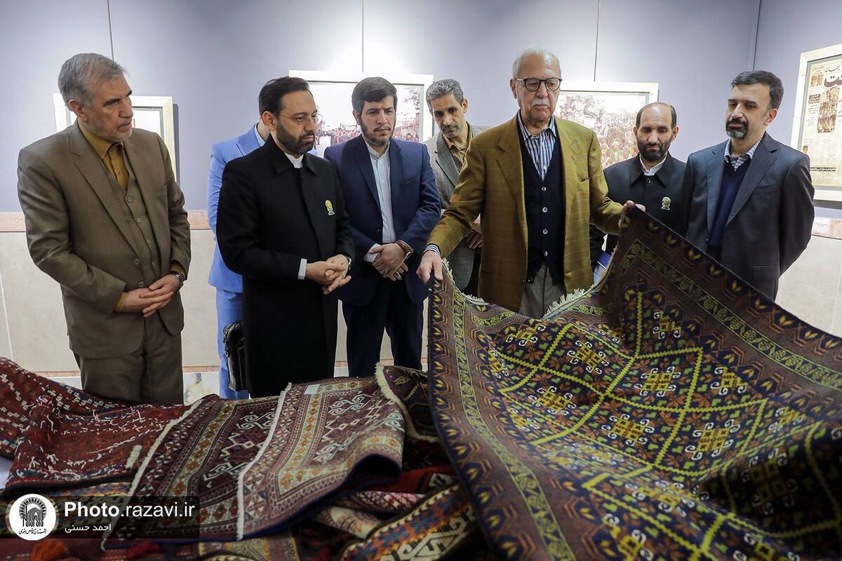 اهدای ۱۳۳ تخته فرش و منسوجات نفیس به موزه آستان قدس رضوی