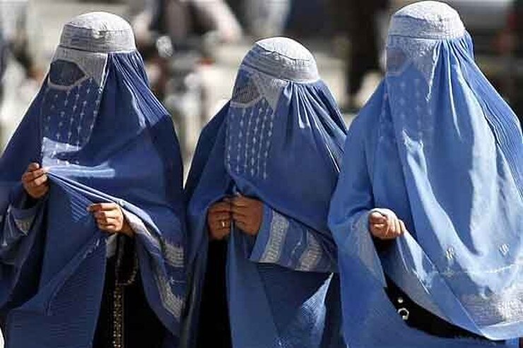 فرمان جدید طالبان: زنان افغان باید صورت‌ خود را در انظار عمومی بپوشانند