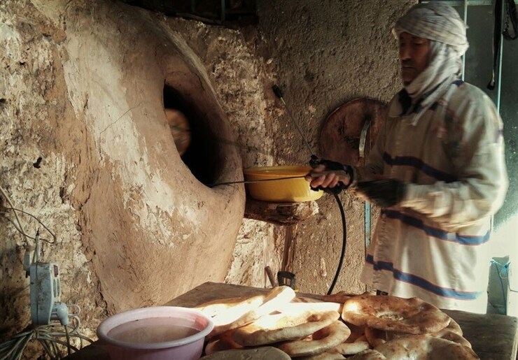 مهاجران افغانستانی هم می‌توانند نان یارانه‌ای خریداری کنند