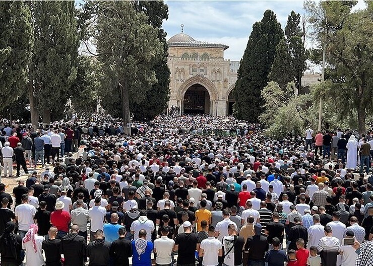 حضور ۳۰ هزار نمازگزار در مسجدالاقصی| زخمی‌شدن ۵ فلسطینی در درگیری‌های جنوب نابلس