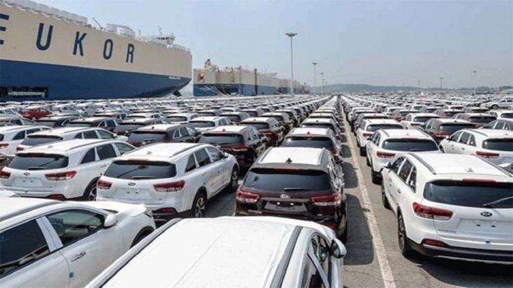 آیین‌نامه اجرایی واردات خودرو در دولت تدوین شد