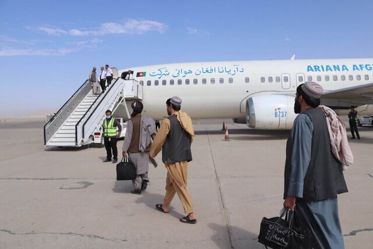 امارات برنده بازی ترکیه و قطر | طالبان مدیریت فرودگاه‌های افغانستان را به ابوظبی سپرد