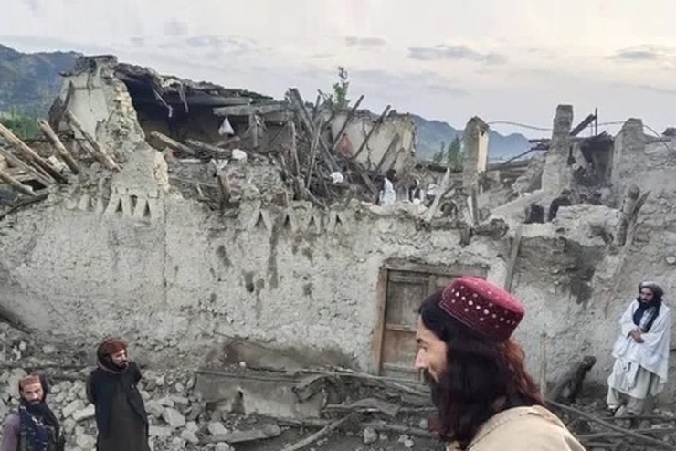 رهبر طالبان خواستار کمک نهادهای بین‌المللی برای زلزله‌زدگان افغانستان شد