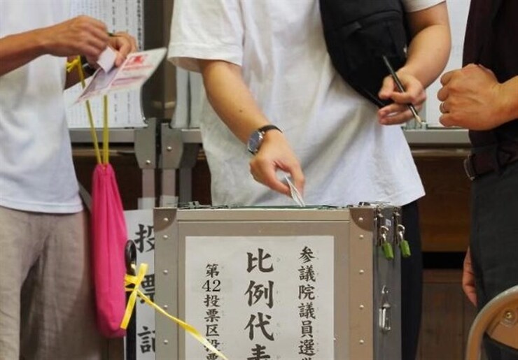 پیروزی قریب‌الوقوع حزب «شینزو آبه» در انتخابات ژاپن