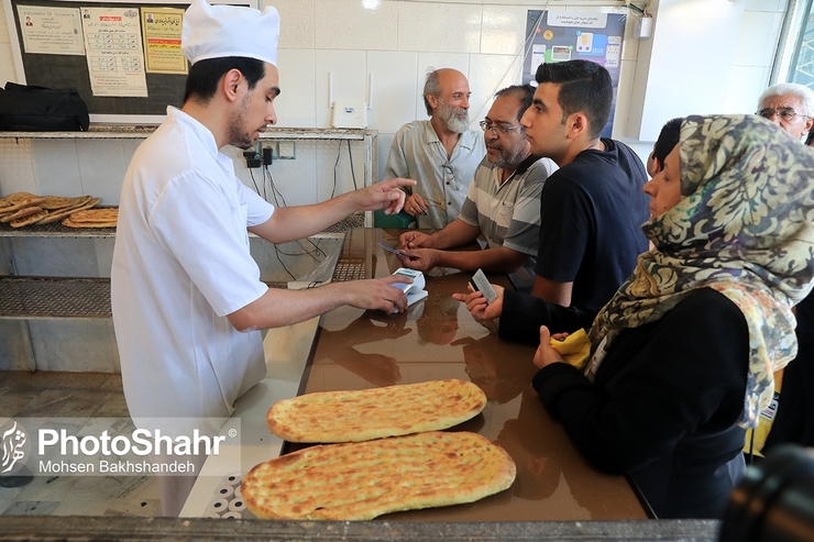 چرا نانوایی‌های شهر مشهد همچنان شلوغ است؟