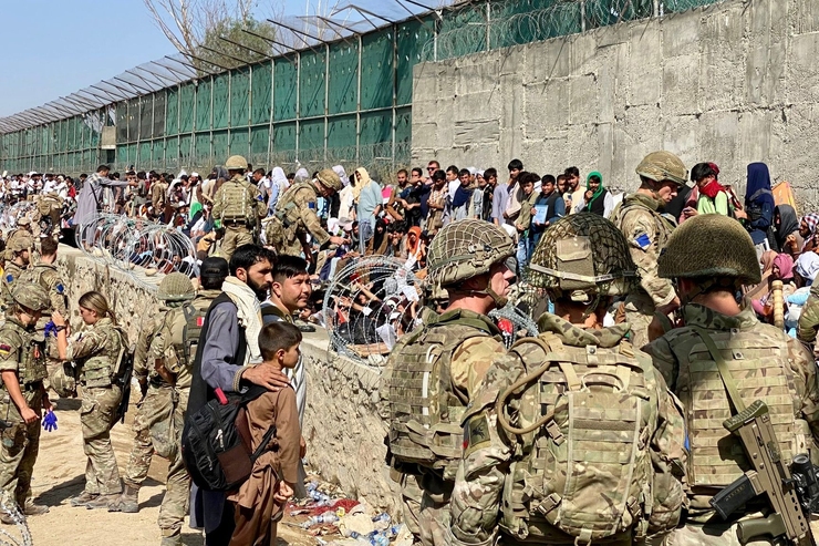 تصاویر دیده نشده از حمله انتحاری فرودگاه کابل + فیلم