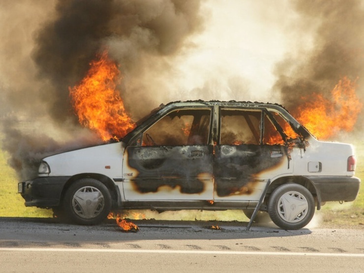 سوختن و مرگ سرنشینان پراید پس‌از تصادف و آتش گرفتن خودرو