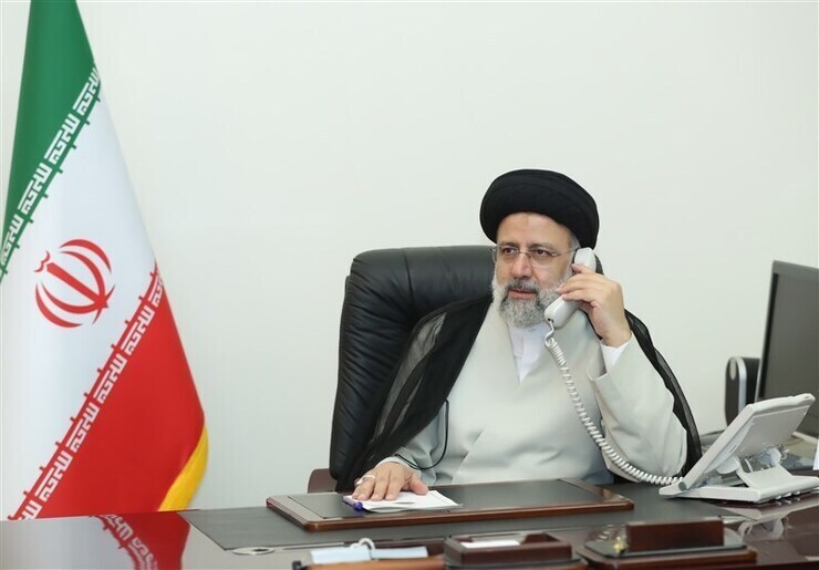 تماس تلفنی رئیس‌جمهور با خانواده شهید مدافع امنیت مشهدی| تاکید رئیسی بر برخورد قاطع با معارضان امنیت
