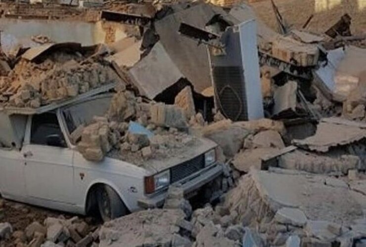 ۵۲۸ نفر مصدوم درپی وقوع زلزله خوی | ۵۰ خانه فروریخت و ۲۰۰ خانه خسارت دید + عکس