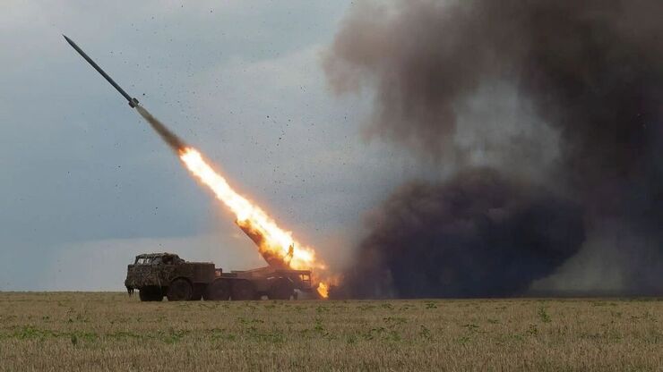 ویدئو| لحظه شلیک موشک‌های روسی به سمت مواضع اوکراینی