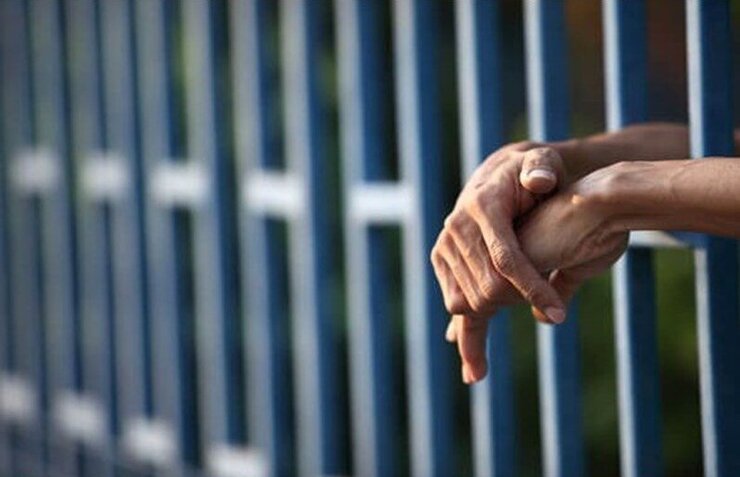 آزادی بیش از ۳۰۰۰ زندانی جرائم مالی غیرعمد در نیمه‌نخست ۱۴۰۱| سقف حمایت از محکومان دیه جرح یا قتل غیرعمد چقدر است؟