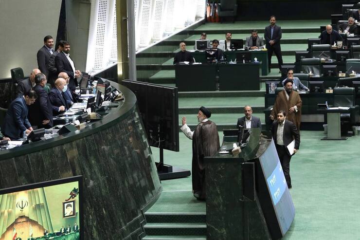 مخالف وزیر پیشنهادی کار: عدم حضور رئیس‌جمهور در جلسه رأی اعتماد شائبه برانگیز است