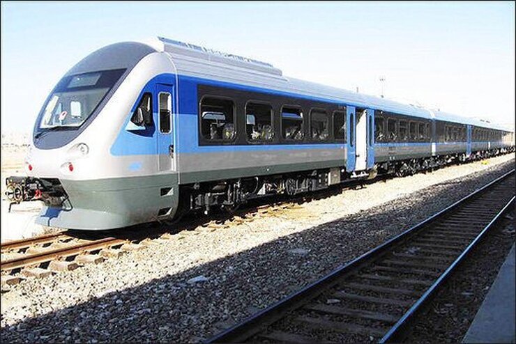 قطار محلی «سمنان، دامغان، شاهرود به مشهد» راه‌اندازی شد