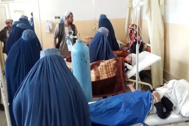 طالبان: زنان باید توسط زنان درمان شوند