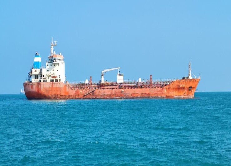 جزئیات توقیف نفتکش خارجی ۱۱ میلیون لیتری سوخت قاچاق در خلیج‌فارس+ فیلم