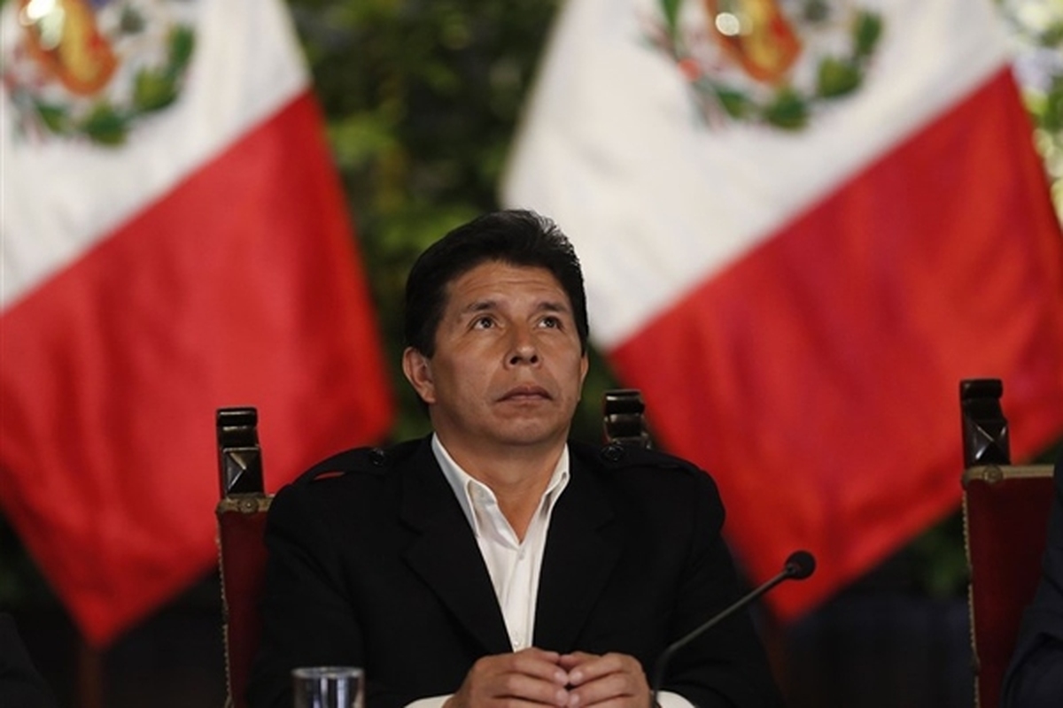 رئیس جمهور پرو بازداشت شد | تقابل رئیس جمهور و پارلمان پرو