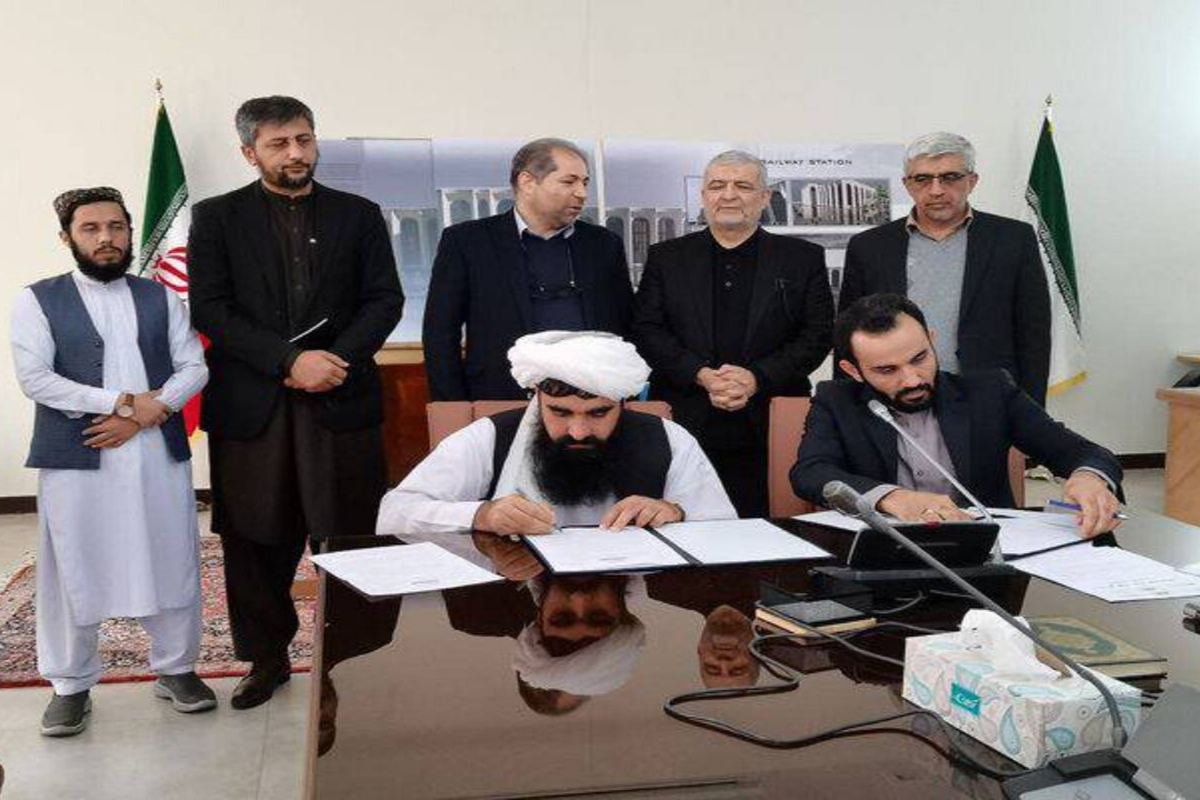 ایران و افغانستان اولین قرارداد حمل و نقل ریلی را امضا کردند