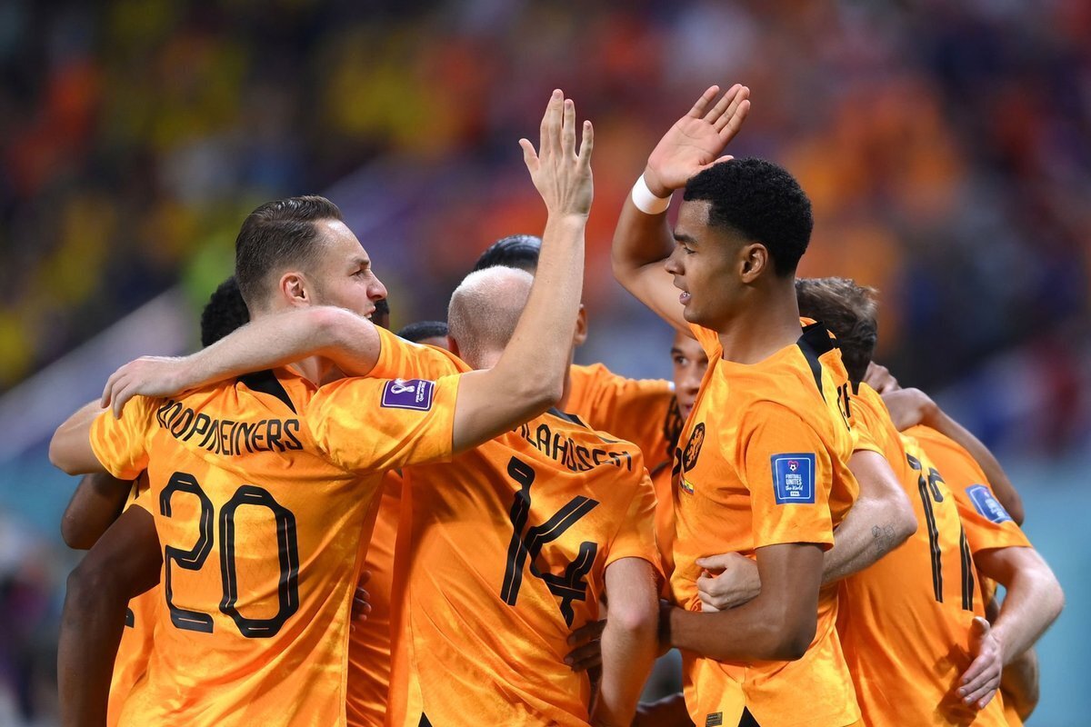 ساعت و تاریخ دیدار تیم‌های ملی قطر و هلند در مرحله گروهی جام جهانی قطر