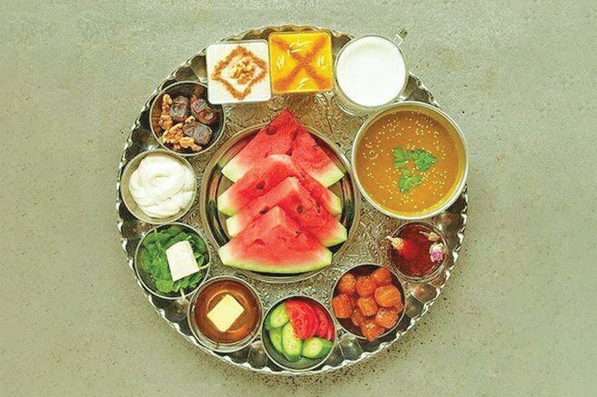 بایدها و نبایدهای وعده‌های غذایی ماه مبارک رمضان | افطار و سحر، چی بخوریم؟ چی نخوریم؟