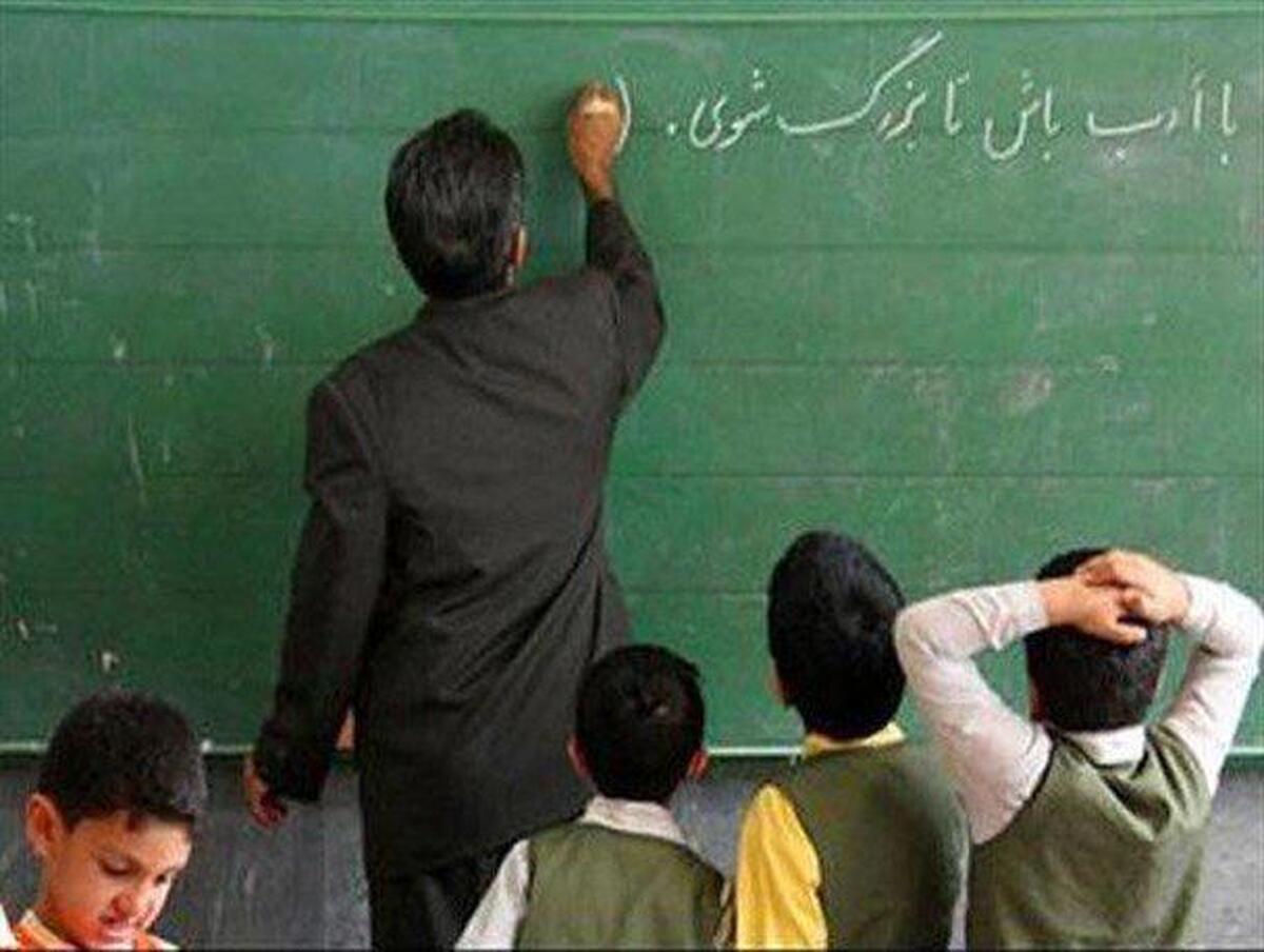 رئیس کمیسیون آموزش مجلس: کمبود بودجه نباید مانع اعطای رتبه واقعی به معلمان شود