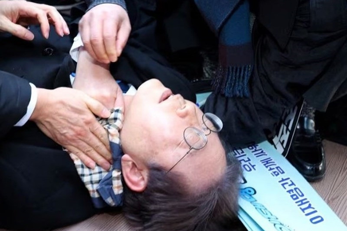 سوء قصد به جان رهبر اپوزیسیون کره جنوبی + فیلم